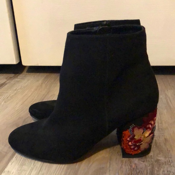 Express Shoes - Express black faux suede embellished booties size 8